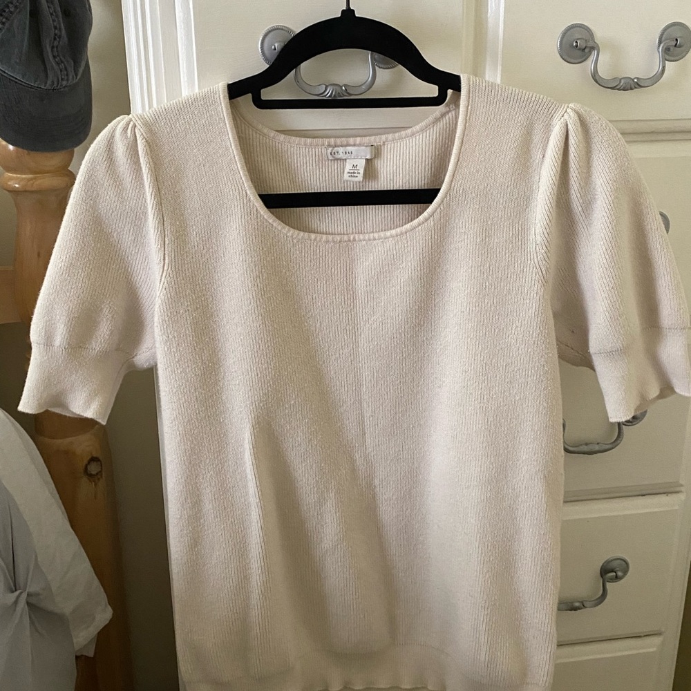 It’s a EST. 1946 Tee (not sure what the specific brand is)